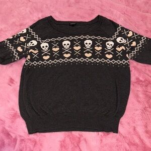 Torrid Grey w/ White Skull and Pink Hearts Crossbones Sweater